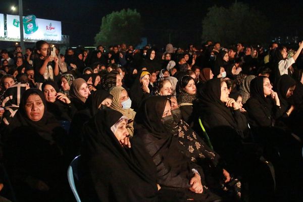 تجمع مردم بندرعباس برای جانباختگان بندر شهید رجایی