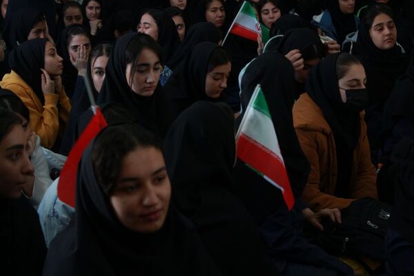 برگزاری یادواره شهدا در مدرسه بنت‌الهدی بهارستان ۲