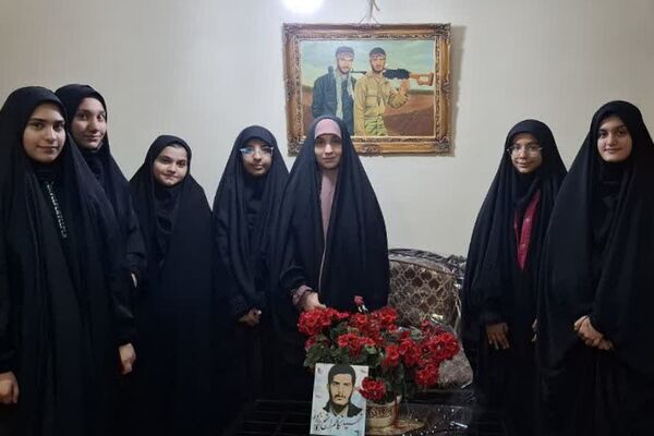 بیعت دانش آموزان دبیرستان منتصرین شاهد شهرستان ورامین شهدا 