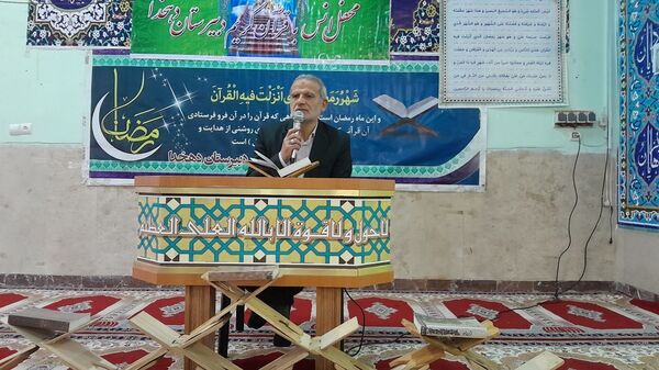 مراسم افطاری در دبیرستان دهخدا ناحیه یک کرج 