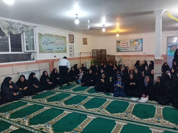 اولین جلسه انجمن اولیا و مربیان دبستان شهید عباسپور روستای عارف آباد کاشمر
