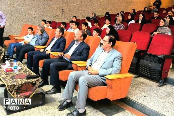  آیین تقدیر از حافظان برگزیده قرآن منطقه 19 تهران