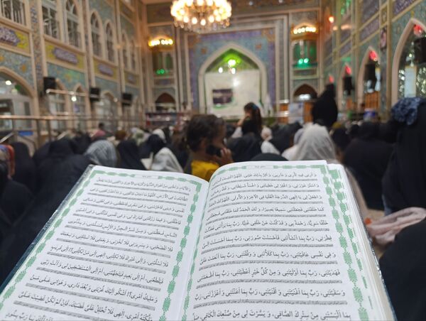 قرائت دعای پر فیض روز عرفه در تکیه ابوالفضلی نیشابور