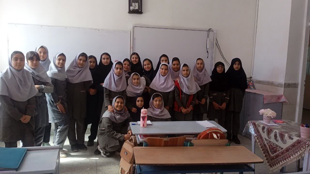 عکس یادگاری دانش آموزان کلاس ششم دبستان شهید نجفی فدافن