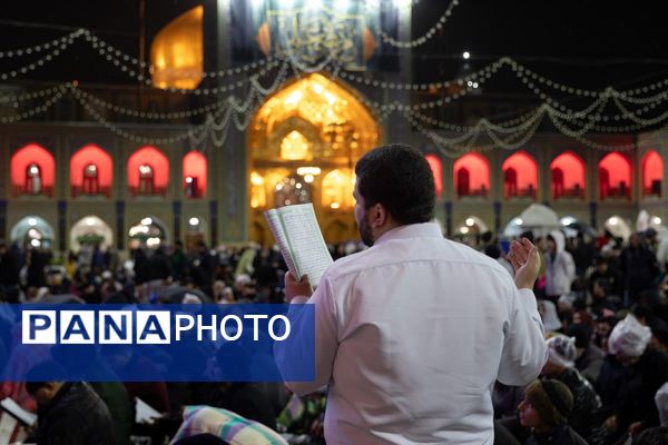 دیدار عاشقان با امام رضا(ع) در آخرین شب قدر