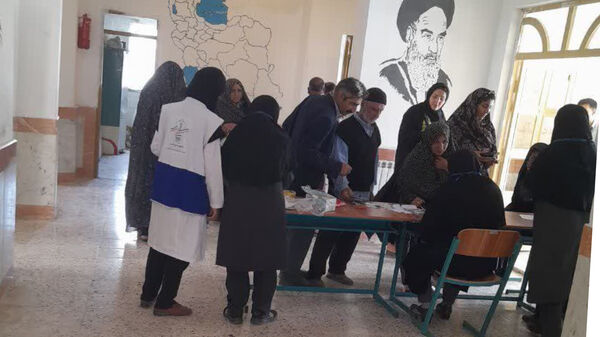 تیم درمانی درمانگاه بسیجیان آشخانه به اهالی روستای چخماقلو