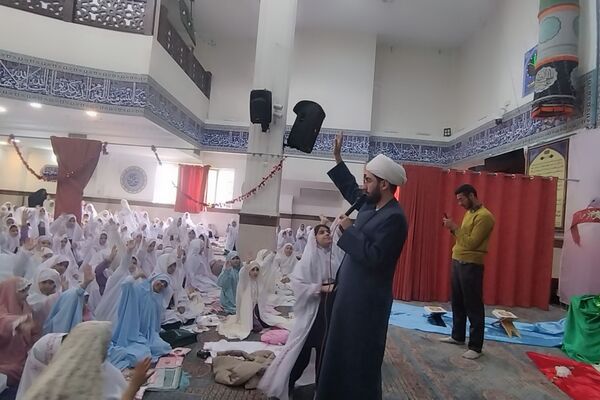 آیین جشن تکلیف دانش‌آموزان دختر شهرستان پردیس در فضایی معنوی و باشکوه