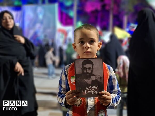 پویش با تو بزرگ شدیم و با تو قد می‌کشیم در رشتخوار