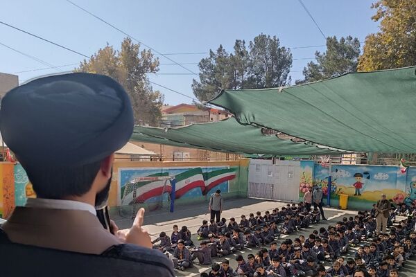  مراسم مصباح الهدی با محوریت امام سجاد (ع) در دبستان علامه طباطبایی پیشوا