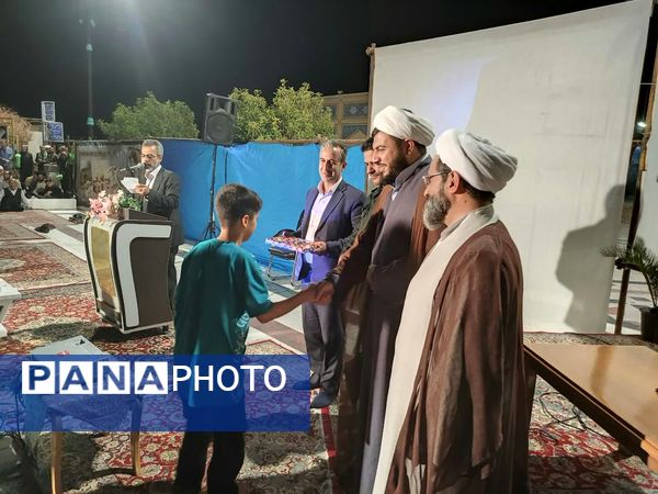 اختتامیه محفل قرآنی چهل شب با چهل شهید در آرامگاه شهید مدرس