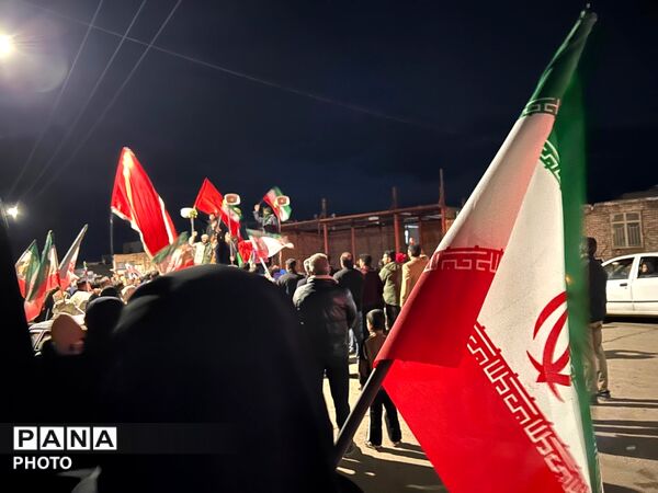 در خیابان ریشه دوانده‌ایم