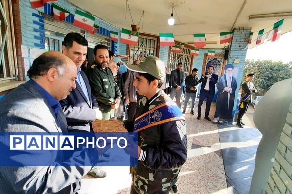 نواخته شدن زنگ بسیج و پدافند غیرعامل در مدارس ملاصدرا و شهید بهشتی ناحیه دو شهرری 