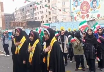 جشن «۲۲ بهمن» در دبیرستان شهدای شهرداری