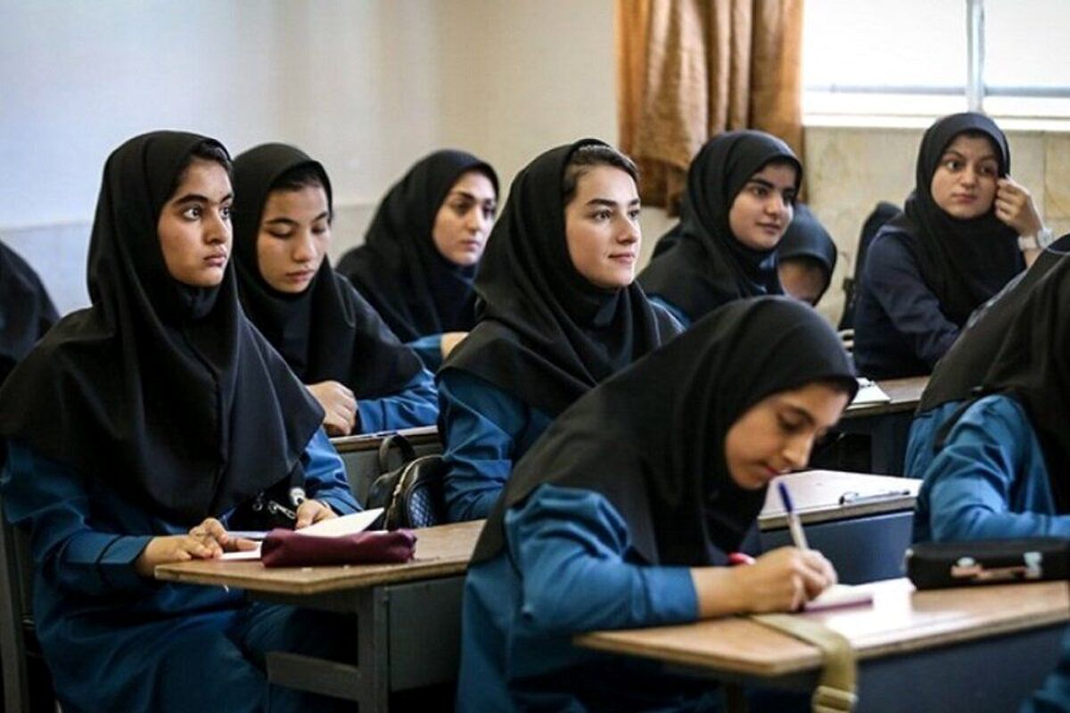 مدرسه ای که بتواند دانش آموزان را حمایت گند محیطی امن و الهام بخش برای رشد علمی و شخصیتی ما خواهد بود 
