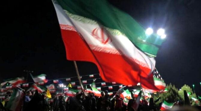 میدان نورانی ، ایران مردمی