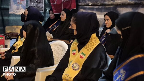 از کلاس درس تا خدمت؛ موکب بسیج و دانش‌آموزی پیشگامان جهاد تبیین و خدمت