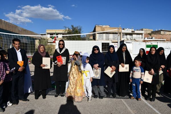  برگزاری مراسم جشن و افطاری با شکوه در دبستان عشایری حاجیه خانم رباب امامی