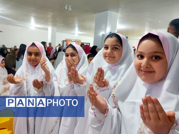 جشن فرشته‌ها در دبستان هدایت بابلسر