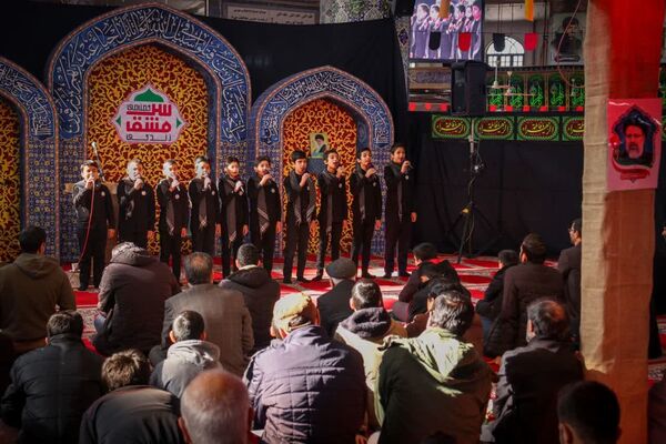 تشییع پیکر مطهر شهید گمنام ۱۷ ساله در اردکان 
