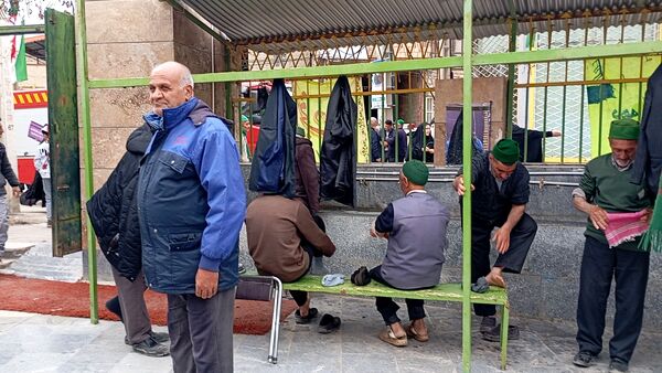 اقامه نماز جماعت ظهر و عصر در روز ۲۲بهمن  شهر بار نیشابور
