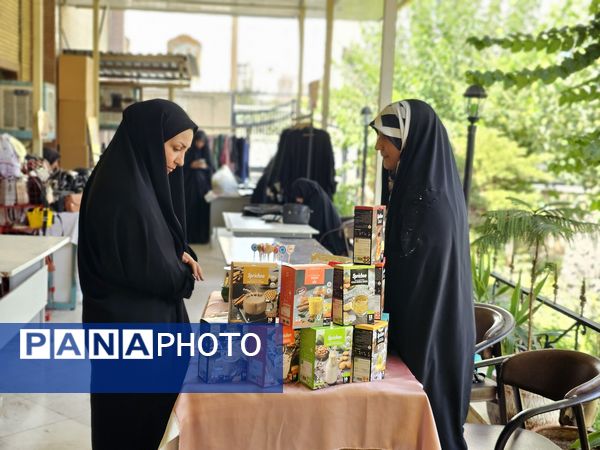 برپایی نمایشگاه عفاف و حجاب در آموزش و پرورش منطقه ۱۴ تهران
