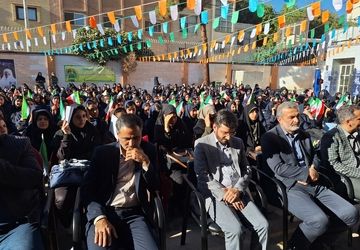 نواخته شدن زنگ مهر و ایثار و مقاومت در دبیرستان خدیجه کبری(س) ناحیه ۴