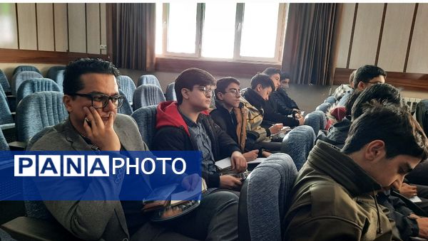 اولین نشست روسای تشکل‌های دانش‌آموزی مدارس سمپاد استان در دبیرستان فرزانگان ۲دوره دوم ناحیه۷ مشهد 