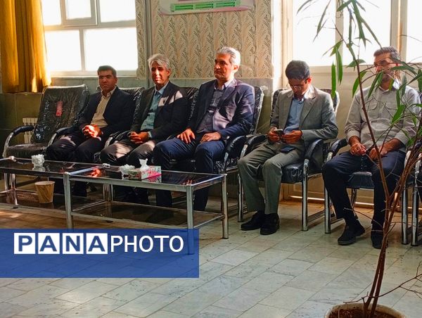 حضور مدیر آموزش و پرورش کاشمر در دبیرستان پسرانه میثاق