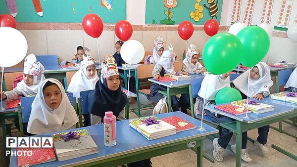 برگزاری جشن شکوفه ها در آموزشگاه بنیاد برکت