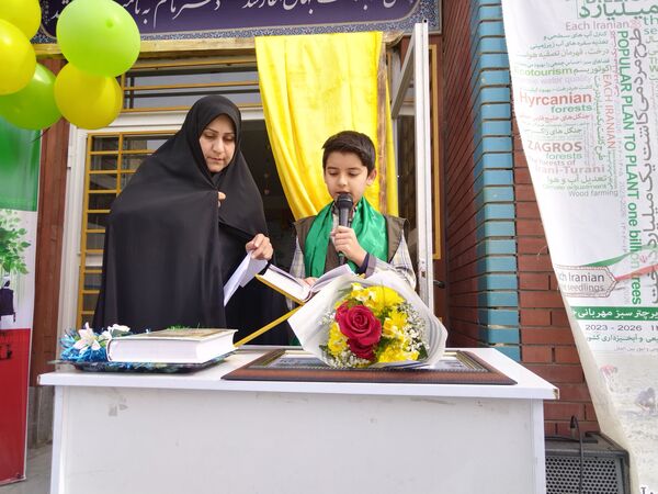 روز درختکاری و روز آموزش همگانی حفظ محیط زیست در مدرسه پویندگان فرهنگ شهرستان خلیل آباد 
