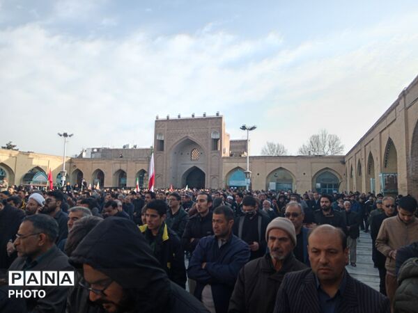 مردم ولایت مدار نیشابور در سوگ رهبر آزاده شهیدشان در مسجد جامع