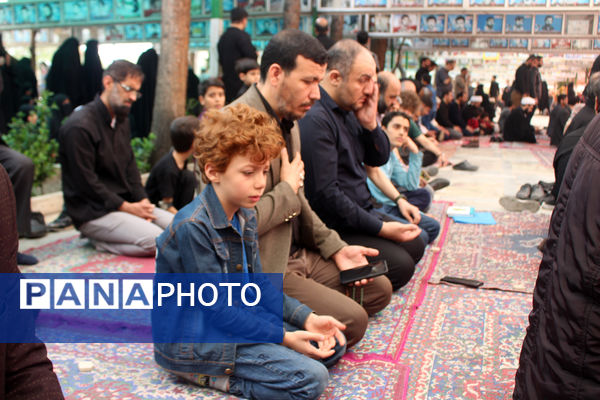 مراسم تحویل سال در گلزار شهدای قم