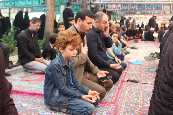 مراسم تحویل سال در گلزار شهدای قم