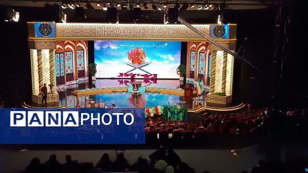 هم‌نوا شدن دل‌ها با آیات وحی در محفل انس با قرآن کریم