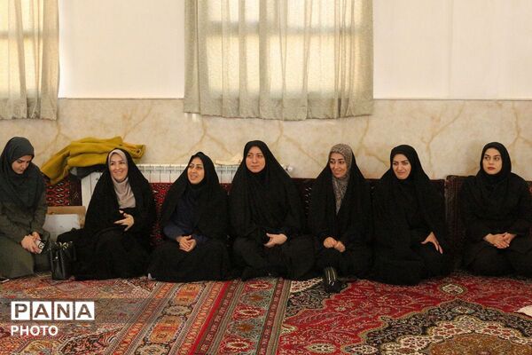 آغاز مسیر بندگی؛ جشن تکلیف دانش‌آموزان دختر فیروزکوهی