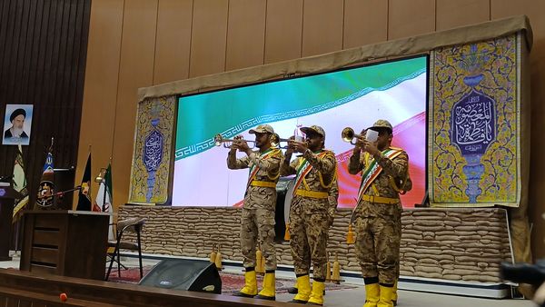 نمایشگاه «در لباس سربازی»
