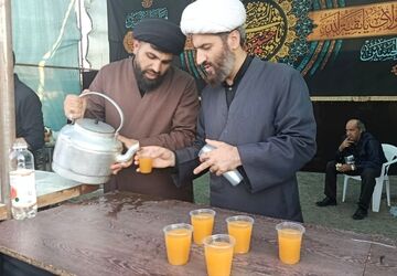 تجلی عزت ایران در مراسم وداع در موکب‌های وفادار به رهبری 