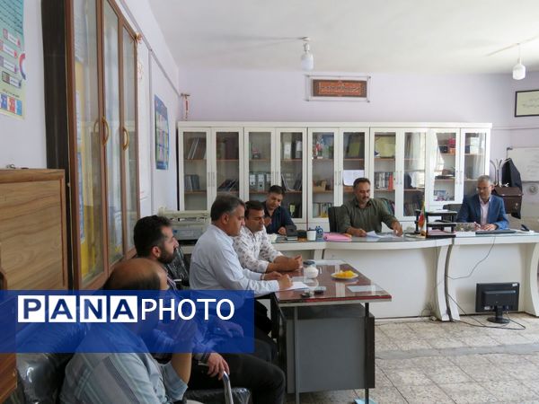 بازدید مسئولان اداره آموزش و پرورش خلیل‌آباد از پروژه‌های مهر 