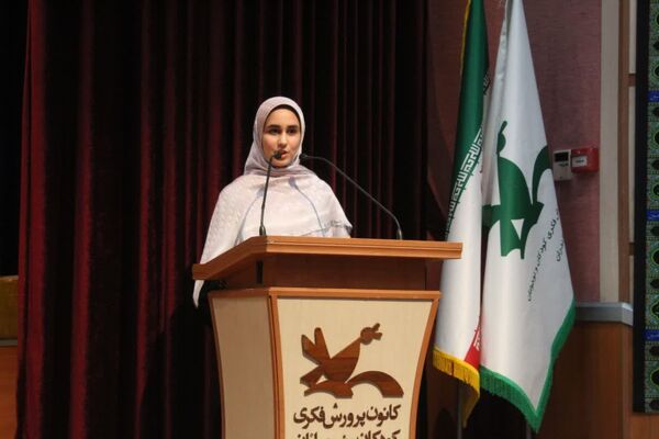 تقدیر از برگزیدگان جشنواره فرهنگی و هنری فردا در ساری 