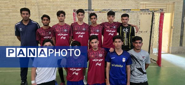 قهرمانی علامه محمدتقی گرو در مسابقات فوتسال سالگرد پیروزی انقلاب در سندرک