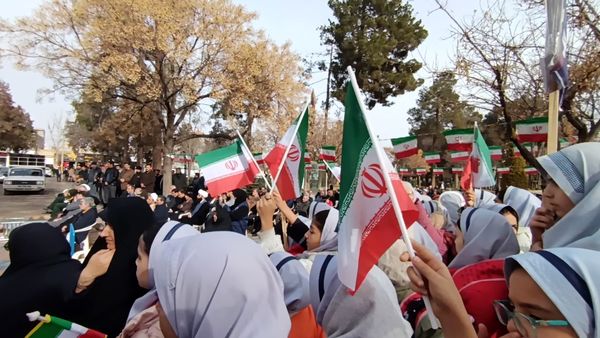 اجتماع مردم بصیر و انقلابی نیشابور در آغاز دهه فجر