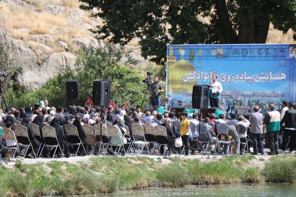 پیاده روی بزرگ خانوادگی در کرمانشاه 
