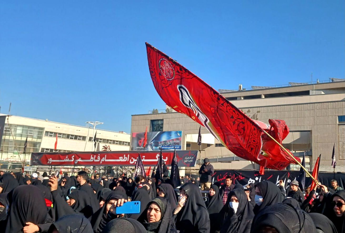 بزرگترین اطعام فاطمی کشور در مراسم استقبال از شهدا