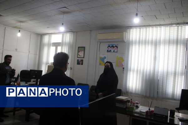 بازدید سرزده نوروزی مدیرکل آموزش و پرورش استان بوشهر از دوایر مختلف اداره‌کل
