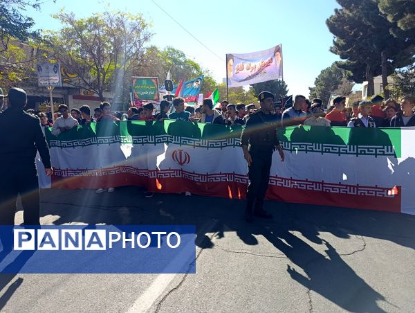 فریاد استقلال و آزادی در طنین ۱۳ آبان در تربت حیدریه