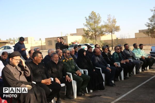زمین چمن ورزشی زنده‌یاد حاج حسین امین‌الرعایا دبیرستان پسرانه شبانه‌روزی حافظ کوهپایه افتتاح شد