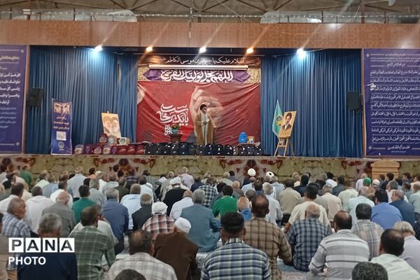 نماز جمعه در صحن مطهر امامزاده جعفرابن موسی الکاظم پیشوا