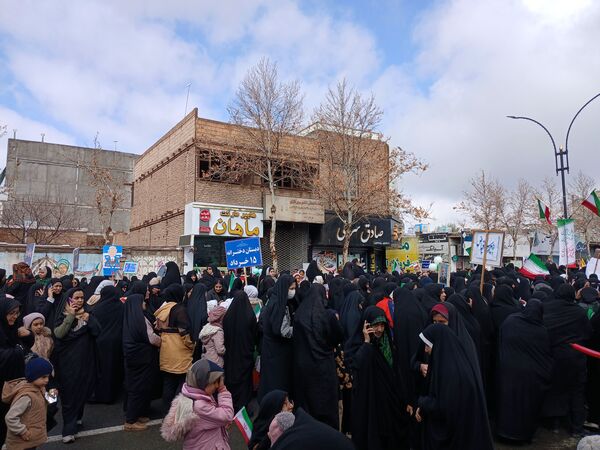 راهپیمایی ۲۲بهمن در شهرستان کاشمر با حضور پر رنگ مردم برگزار شد 