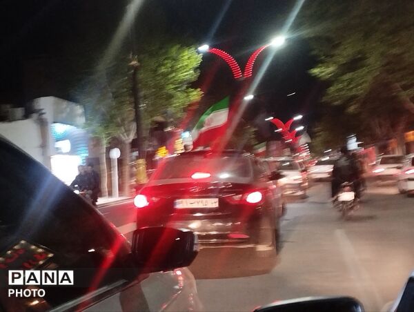 رژه خودرویی شبانه  در شهرستان کاشمر