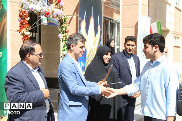 آیین استانی جشن جوانه ها در مدرسه میقات ناحیه یک اردبیل